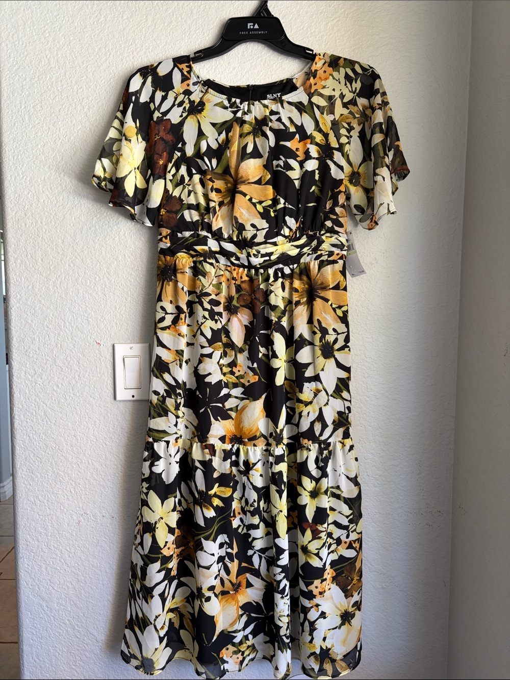 NWT Printed Floral Maxi Dress in Black and Yellow - SLNY